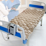 Ячеистый противопролежневый матрас Doctor Life B01-TKS2012 в голубом цвете (Украина) Ячеистый противопролежневый матрас Doctor Life B01-TKS2012 в голубом цвете (Украина)